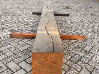 Eiken Balk Fijnbezaagd, 300x300mm, Lengte 410cm
